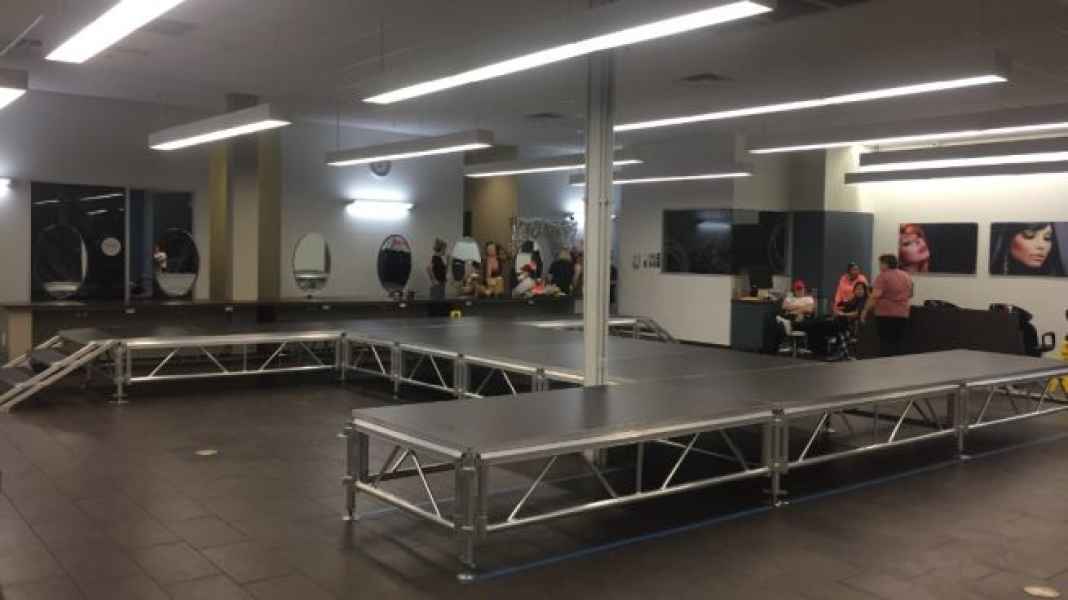 Height Adjustable All Terrain Truss Stage