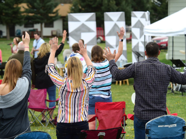 5 Tips to Better Outdoor Sound – Going Outside the Church Walls